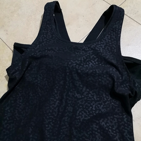 Girls Athletic Top! - Picture 8 of 13